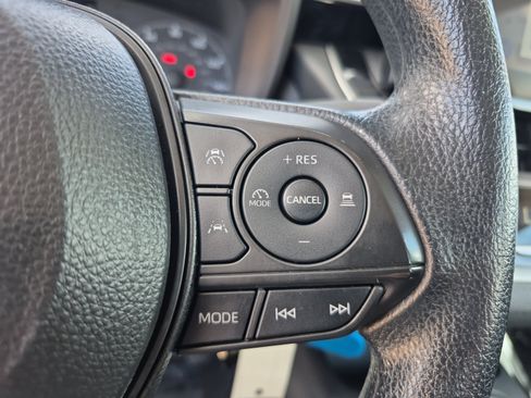 Used 2025 Toyota Corolla LE FWD image 30