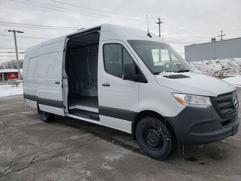 New 2026 Mercedes-Benz Sprinter 2500 image 12