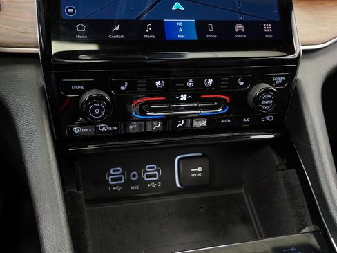 Certified 2022 Jeep Grand Cherokee Summit w/ Adv Protech Group IV AWD/4WD image 37