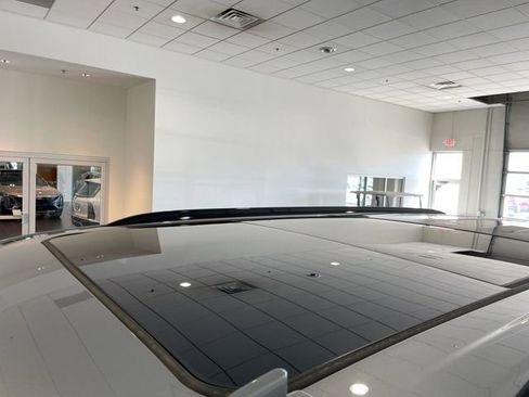 Used 2024 Chevrolet Tahoe Z71 w/ Luxury Package image 10