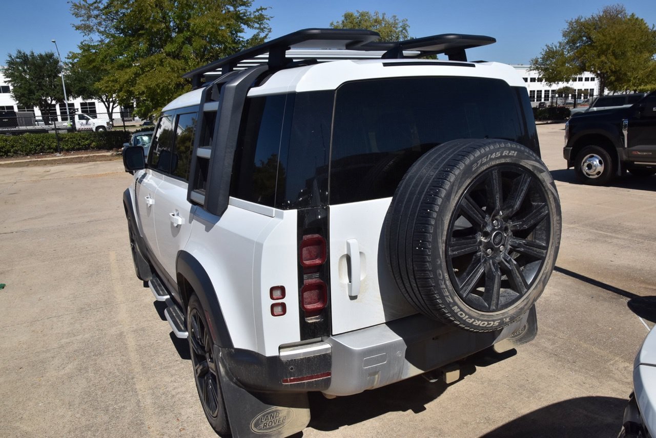 Used 2023 Land Rover Defender 110 S AWD/4WD image 8