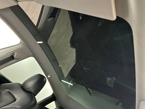 Used 2025 Tesla Model Y Performance AWD/4WD image 37