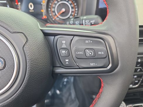 Used 2024 Jeep Wrangler Unlimited Rubicon AWD/4WD image 32