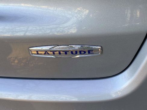 Used 2020 Jeep Compass Latitude image 11