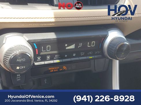 Used 2020 Toyota RAV4 LE AWD/4WD image 28