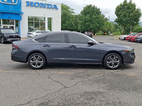 Used 2023 Honda Accord EX image 7