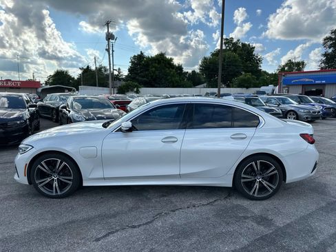 Used 2022 BMW 330e w/ Premium Package image 8
