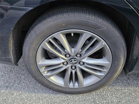 Used 2016 Toyota Camry SE image 11