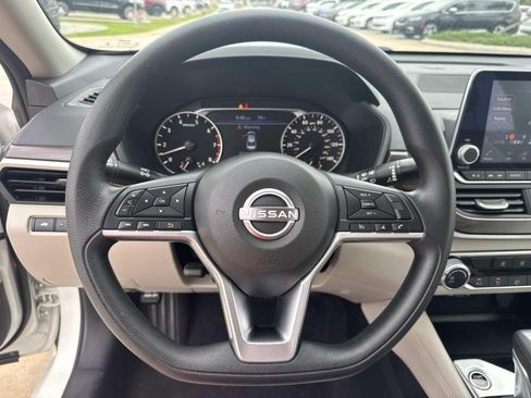 Used 2023 Nissan Altima 2.5 SV FWD image 21
