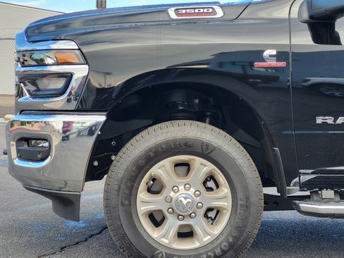 New 2026 RAM 3500 Big Horn AWD/4WD image 10