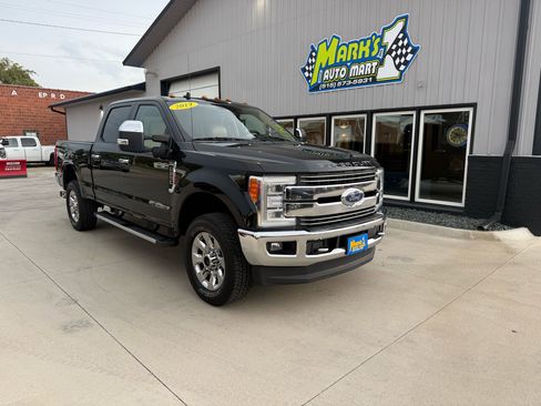 Used 2019 Ford F250 Lariat w/ Lariat Ultimate Package image 1