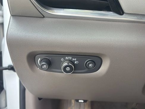 Used 2020 Chevrolet Traverse LT w/ LT Premium Package AWD/4WD image 24