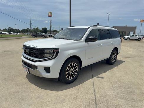 Used 2025 Ford Expedition Platinum AWD/4WD image 1