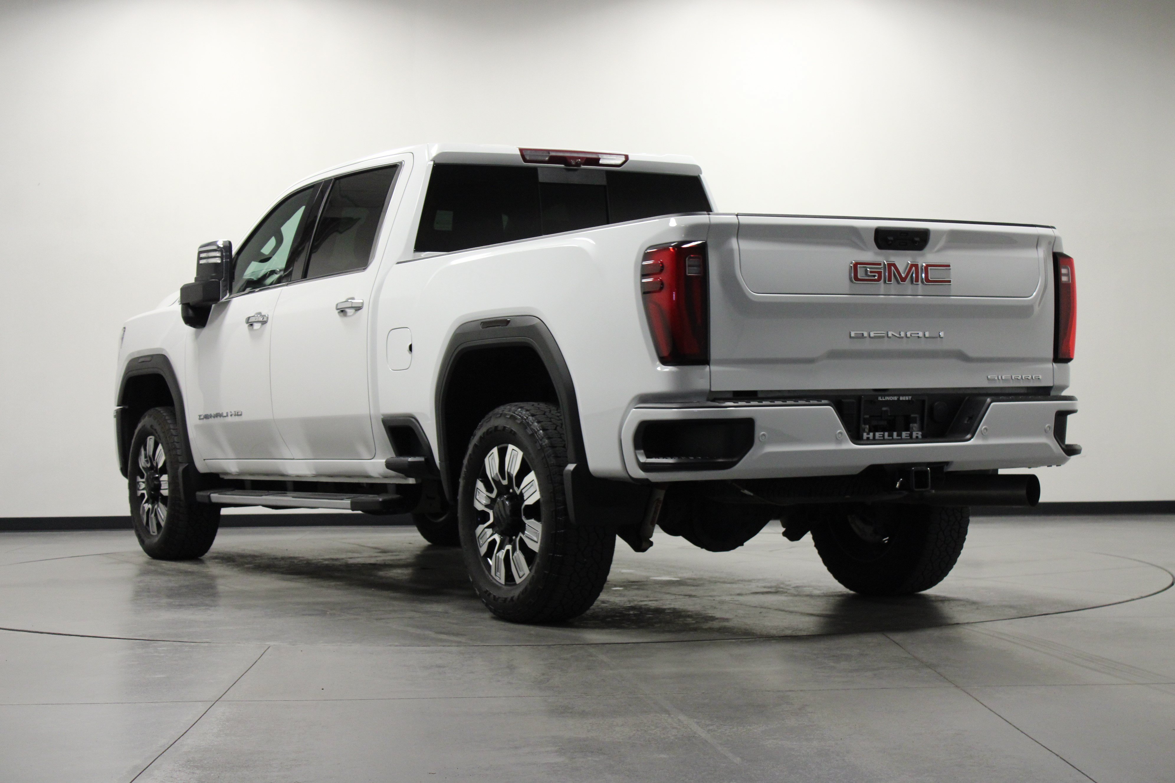 Used 2024 GMC Sierra 2500 Denali w/ Denali Reserve Package AWD/4WD image 6