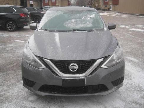 Used 2018 Nissan Sentra SV image 2