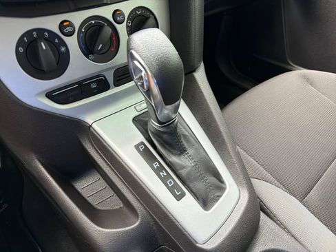 Used 2013 Ford Focus SE FWD image 15
