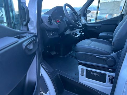 Used 2024 Mercedes-Benz Sprinter 3500 image 23