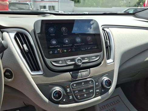 Used 2025 Chevrolet Malibu LT FWD image 16