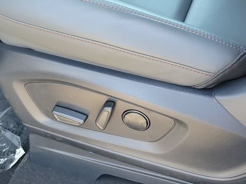 New 2026 Ford Explorer Active w/ Active Comfort Package RWD image 19