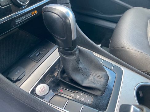 Used 2022 Volkswagen Passat 2.0T SE image 28