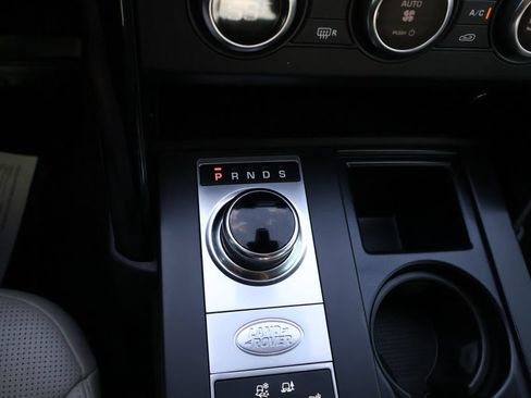 Used 2019 Land Rover Discovery SE AWD/4WD image 28