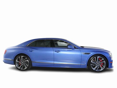 Certified 2025 Bentley Flying Spur Plug-In Hybrid w/ First Edition Specification AWD/4WD image 15