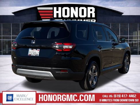 Used 2025 Honda Pilot EX-L image 3