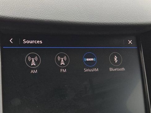 Certified 2022 Chevrolet Trax LT w/ LT Convenience Package image 4