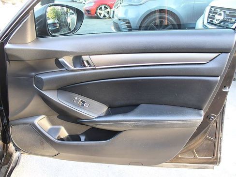 Used 2018 Honda Accord LX image 25