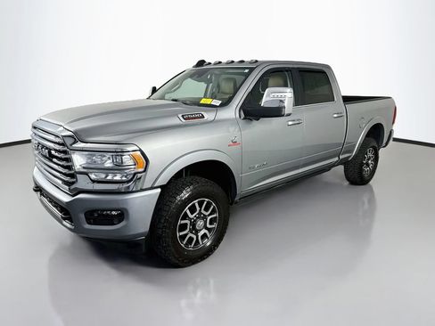 Used 2023 RAM 2500 Limited AWD/4WD image 3