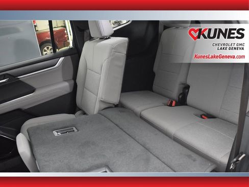 New 2025 GMC Acadia Elevation image 29