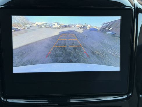 Used 2021 Chevrolet Traverse LT image 5