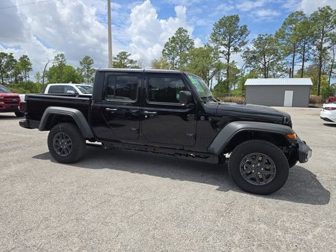 New 2026 Jeep Gladiator Sport image 2