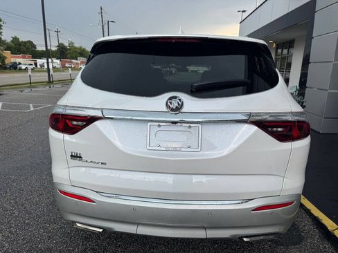 Certified 2023 Buick Enclave Essence FWD image 11