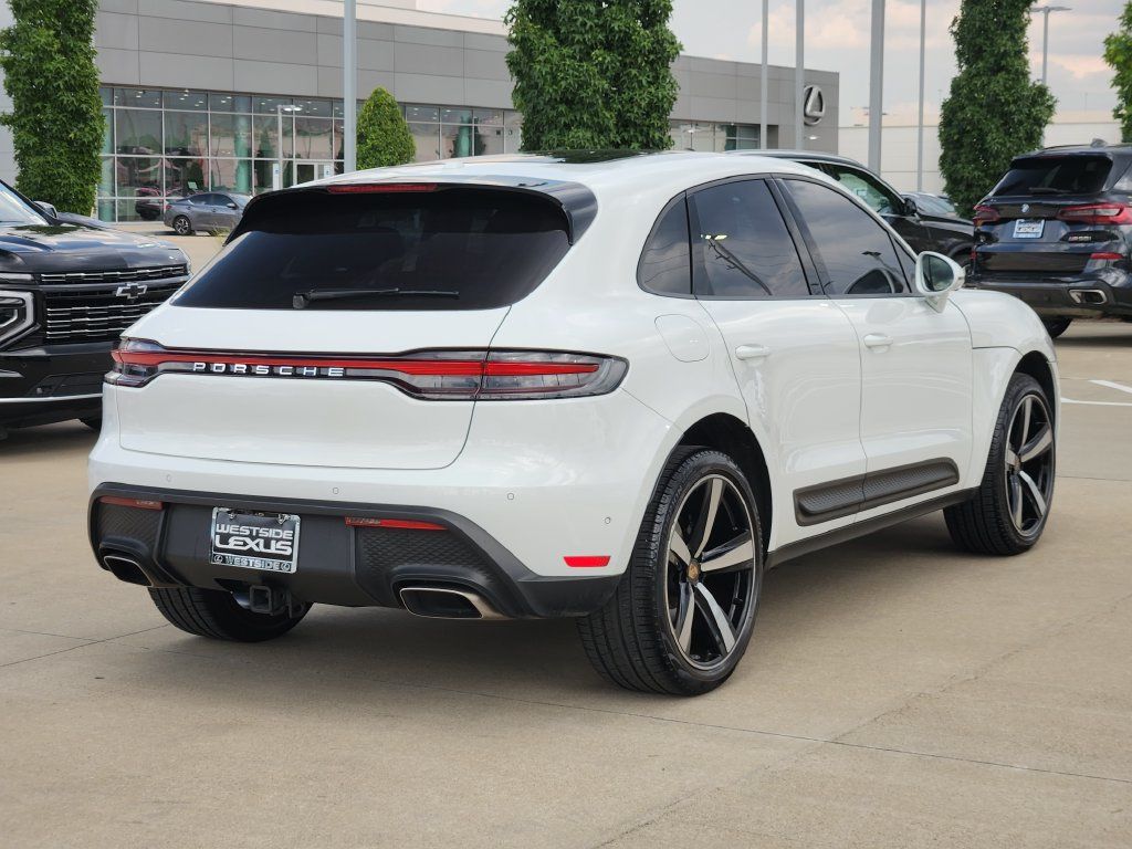 Used 2024 Porsche Macan Turbo AWD/4WD image 7
