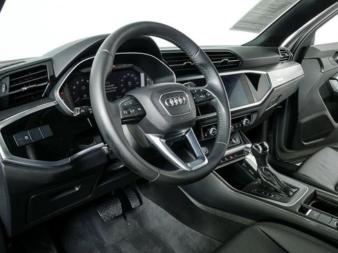 Used 2019 Audi Q3 2.0T Premium w/ Convenience Package image 4