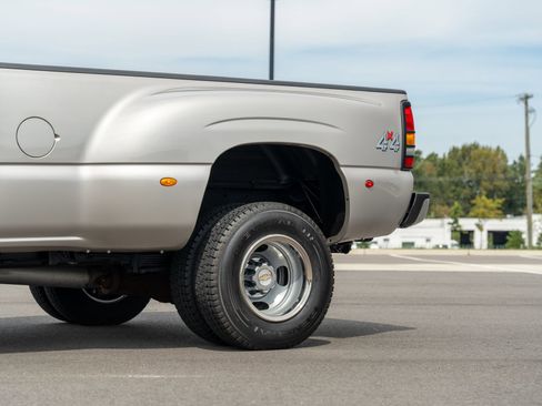 Used 2005 Chevrolet Silverado 3500 LT w/ Heavy-Duty Power Package image 6