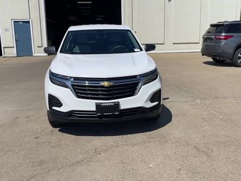 Used 2023 Chevrolet Equinox LS w/ Driver Confidence II Package FWD image 3