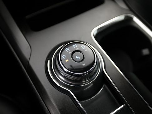 Used 2018 Ford Fusion SE w/ Equipment Group 201A image 22