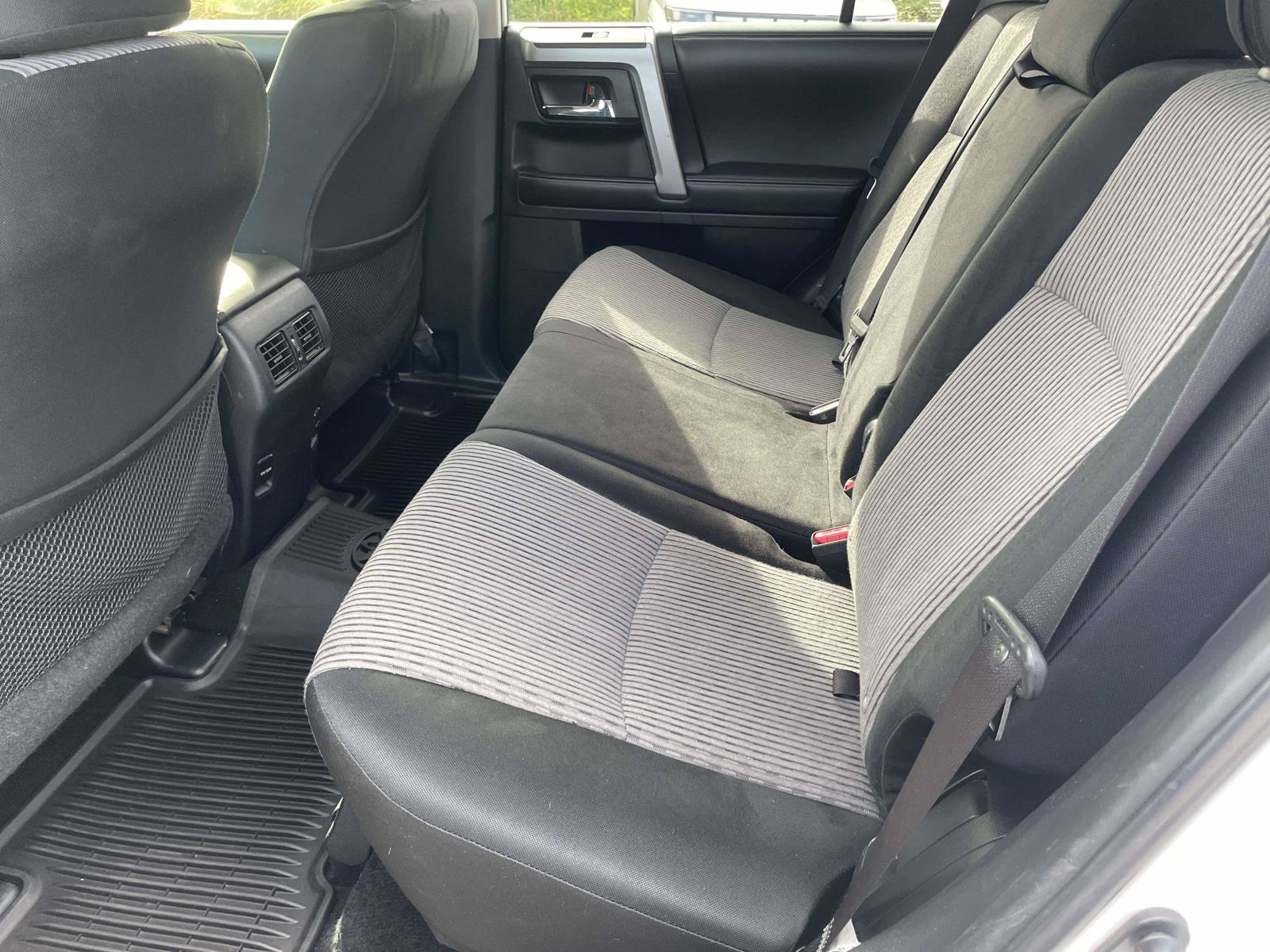 Used 2016 Toyota 4Runner SR5 AWD/4WD image 6