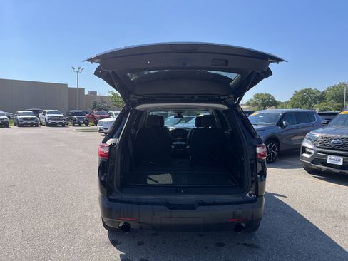 Used 2020 Chevrolet Traverse RS AWD/4WD image 11