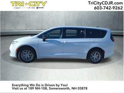 New 2026 Chrysler Pacifica Select