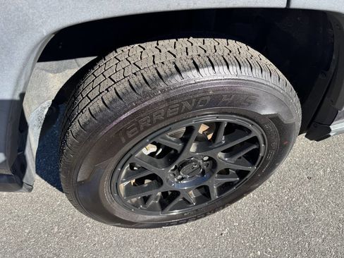 Used 2021 Toyota RAV4 XLE image 14