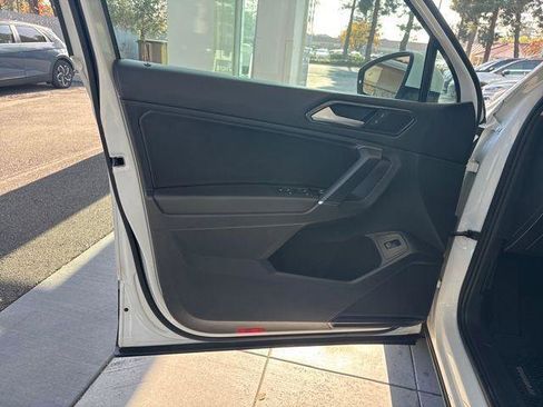 Used 2018 Volkswagen Tiguan SEL image 10