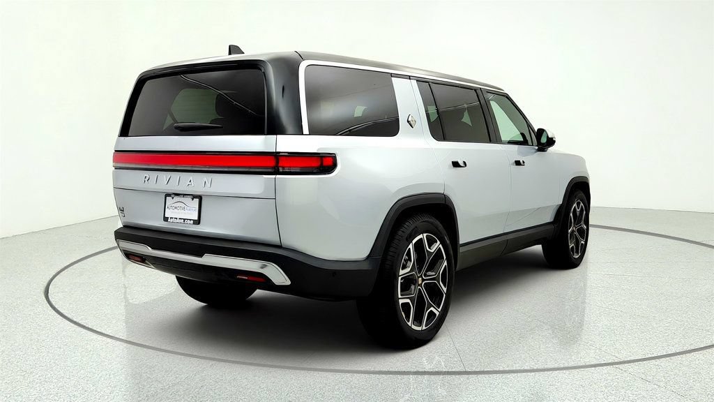 Used 2025 Rivian R1S Adventure Dual AWD/4WD image 5