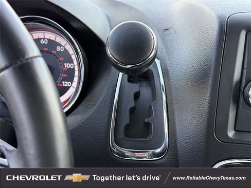 Used 2016 Dodge Grand Caravan SE image 19