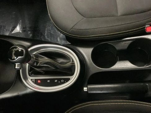 Used 2015 Kia Soul + FWD image 11