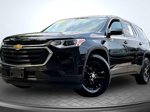 Used 2021 Chevrolet Traverse LS FWD image 1