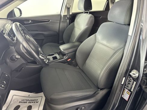 Used 2020 Kia Sorento S image 11