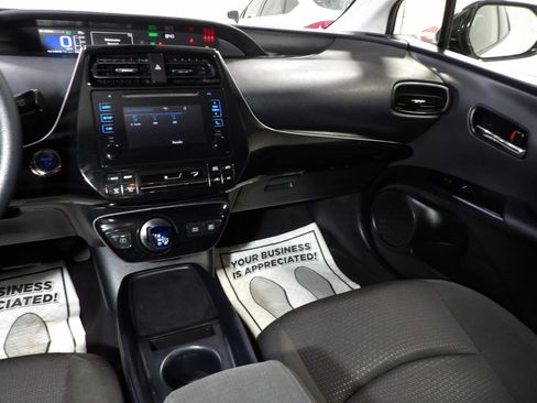 Used 2019 Toyota Prius LE FWD image 12